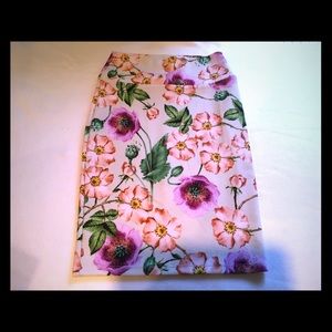 Lularoe flower design pencil shirt size XS